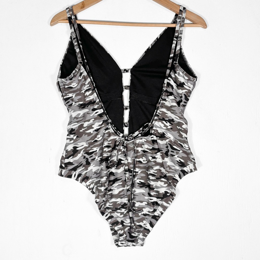 Heat Camo One Piece Swimsuit Womens XL Cutout V-Neck Low Back - Picture 2 of 9